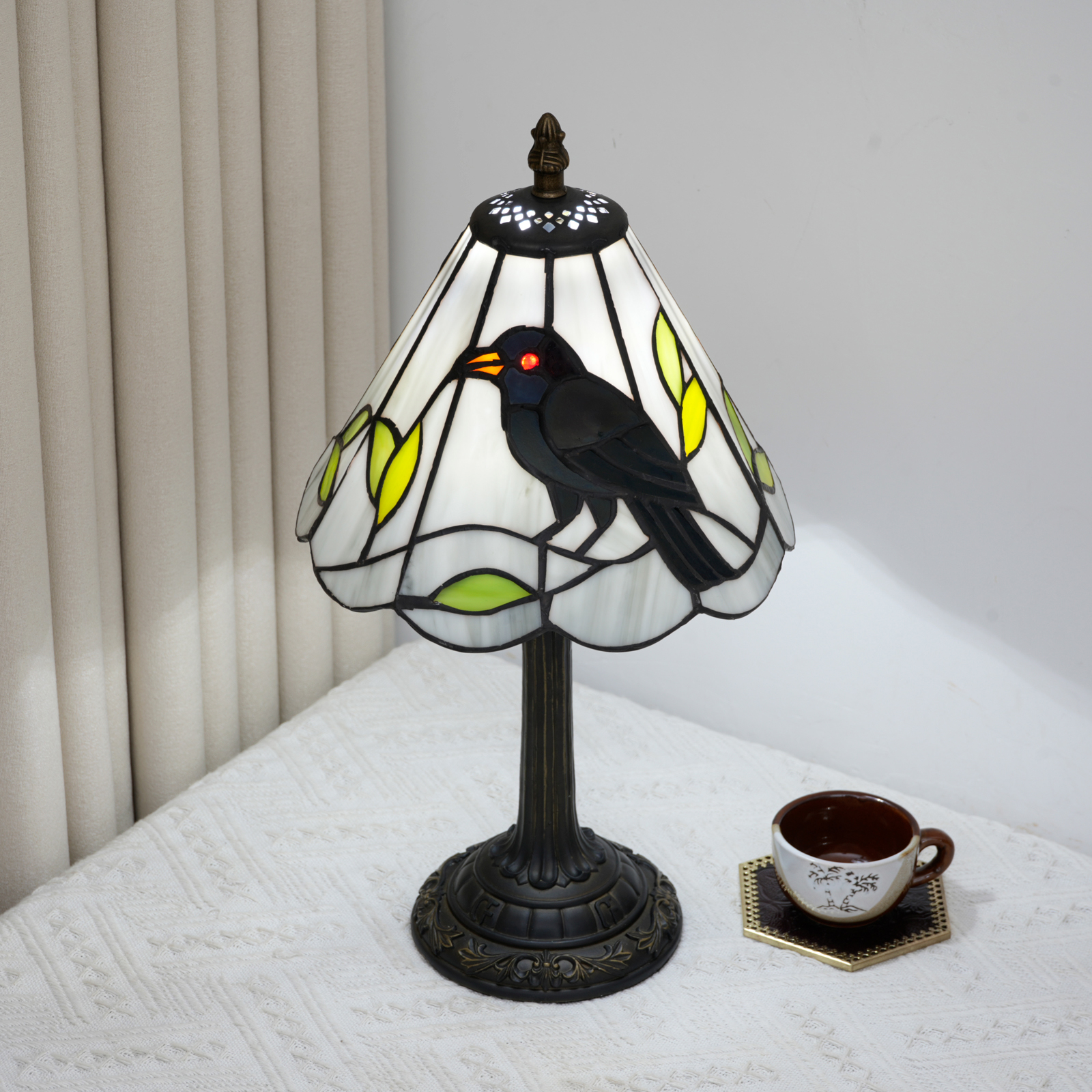 Stained Glass Raven Lamp Table - огляд і ціна Desk Setup Vintage