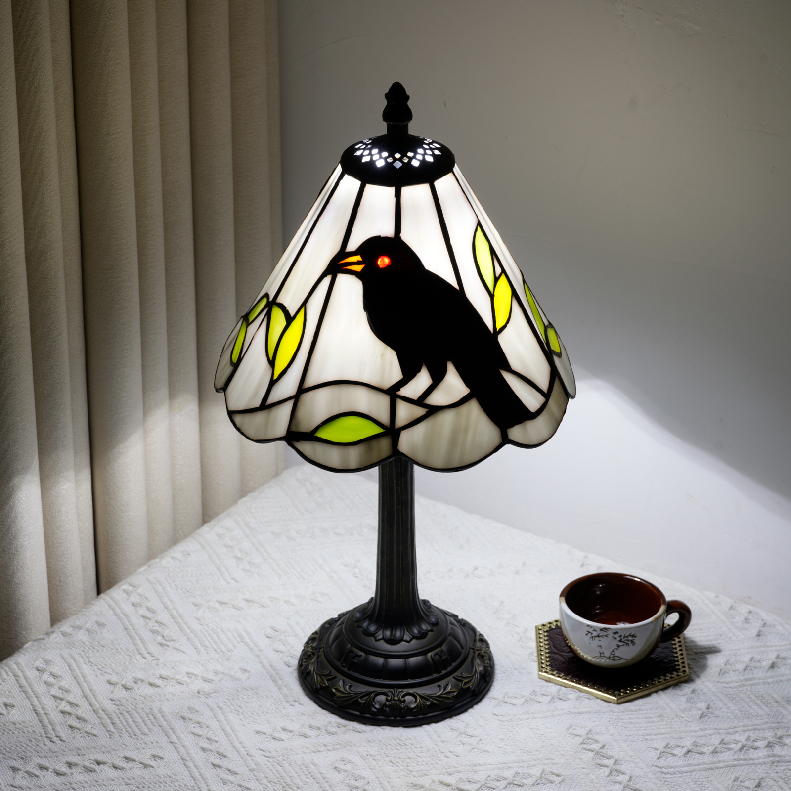 Stained Glass Raven Lamp Table - огляд і ціна Desk Setup Vintage
