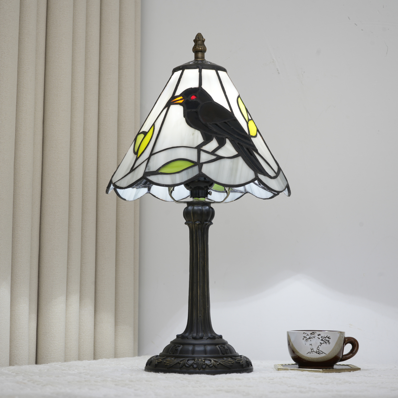 Stained Glass Raven Lamp Table - огляд і ціна Desk Setup Vintage