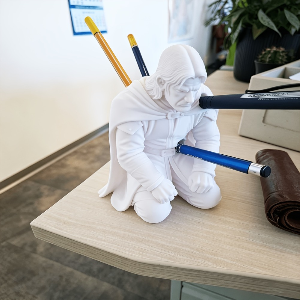 Medieval Commander Pen Holder  - огляд і ціна Desk Setup Aesthetic